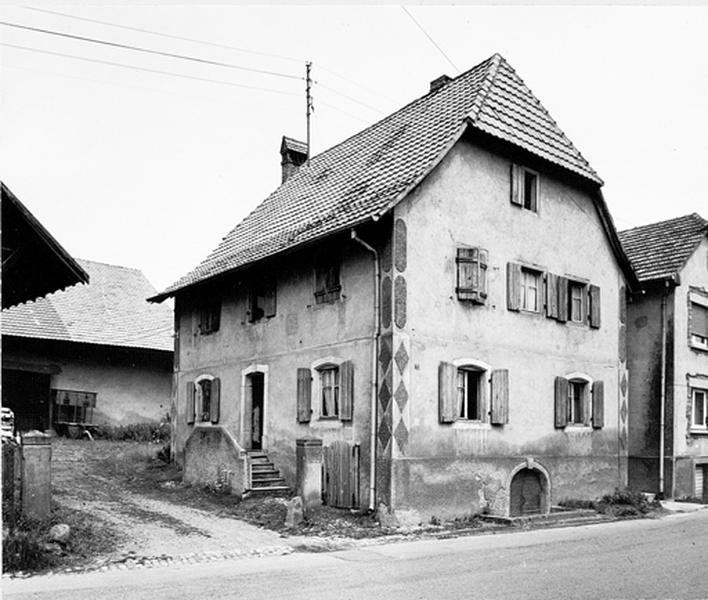 Vue d'ensemble sur la rue.