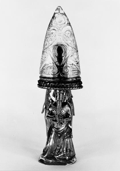 Statuette de l'ange portant la relique du pouce de Saint Thiébaut, vue de face.
