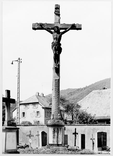 Croix de cimetière