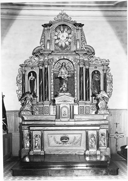 Maître-autel avec retable, gradin d'autel, tabernacle, 3 statues