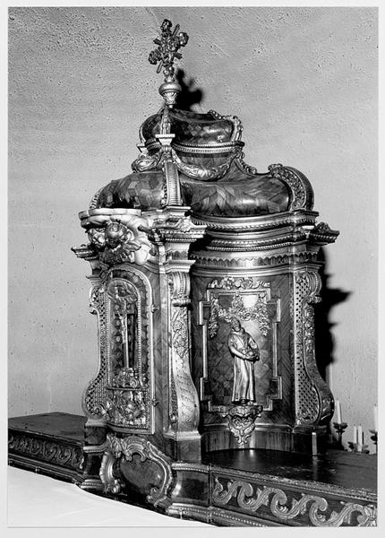 Le tabernacle vu de trois quarts.