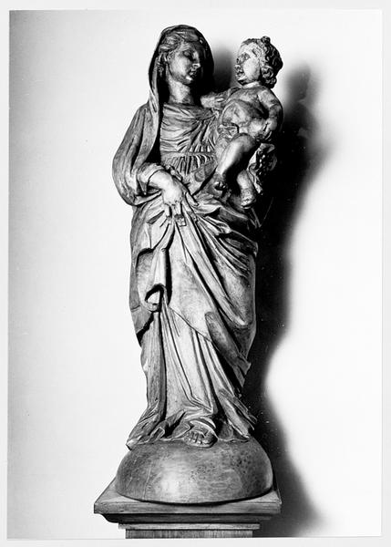Statue : Vierge à l'Enfant