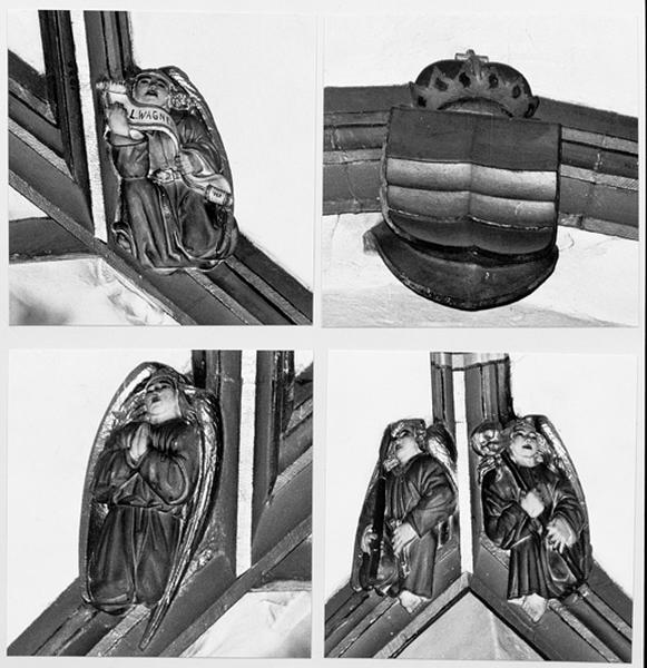 Vaisseau central de la nef, reliefs 1, 2 (armes d'Autriche) 3, 4 et 5. (1ère partie)