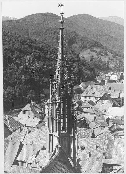 Le campanile ouest vu de la tour nord.