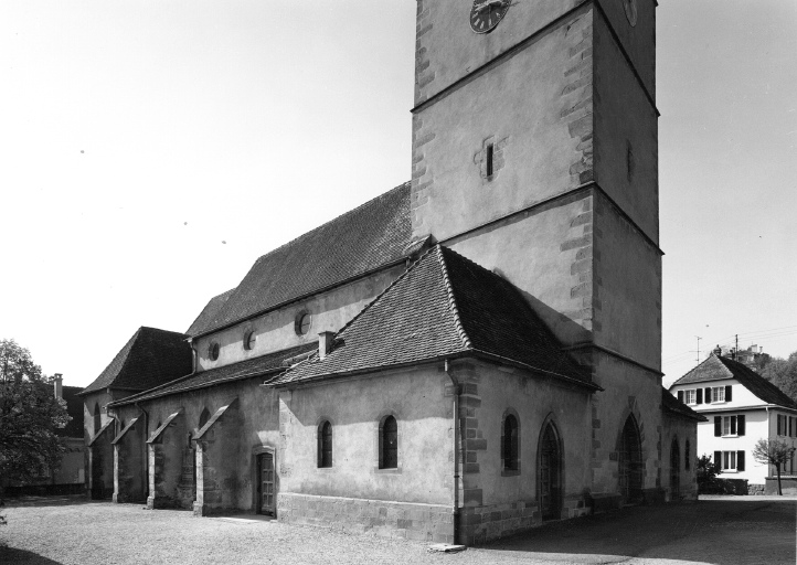 Façade nord prise du nord-est. Etat en 1974, avant restauration.