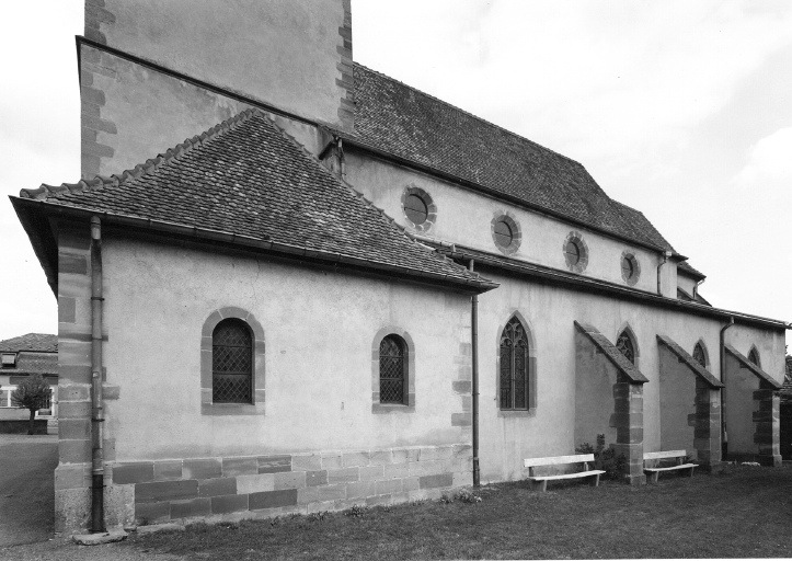 Façade sud vue du sud-ouest. Etat en 1974, avant restauration.