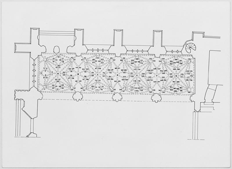 7 clefs de voûte et 180 reliefs