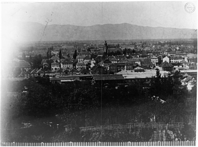 Vue de la ville prise de l'Est, avant 1858. L'ancien temple Saint-Etienne au centre.