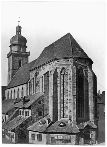 Vue ancienne du chevet de l'église détruite.