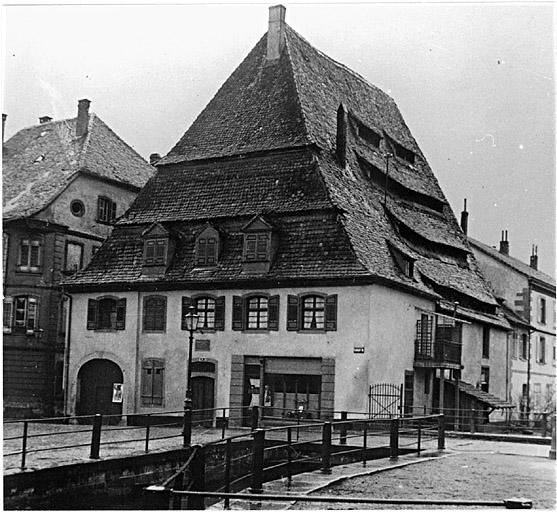 Vue ancienne depuis le nord-ouest.