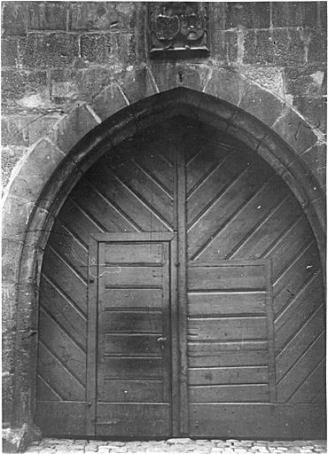 Vue ancienne de la porte cochère du passage d'entrée.