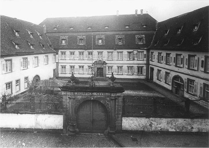 Vue d'ensemble de l'hôpital.