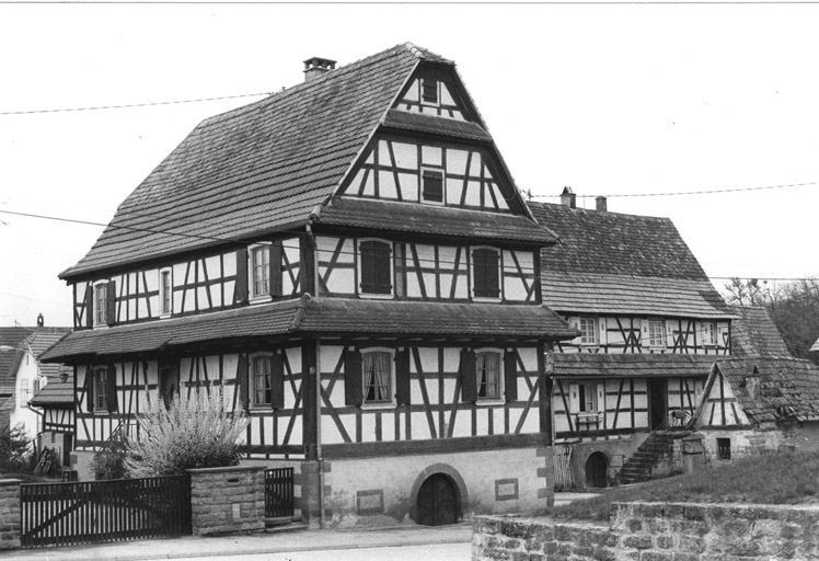 Ferme, Berger (rue du) 20. Le logis de trois quarts gauche.