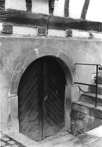 Ferme, Principale (rue) 14. La porte de cave.