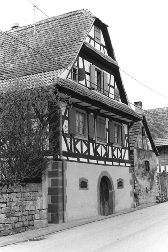 Ferme, Principale (rue) 11. Le logis de trois quarts gauche.