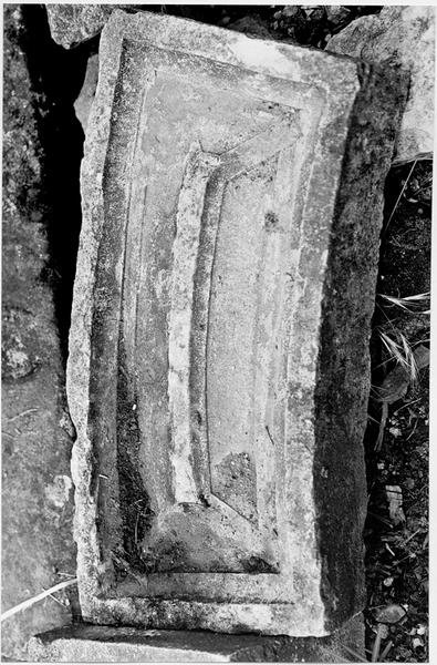 Vue des vestiges provenant de la Porte des Vosges à Thann : claveau.