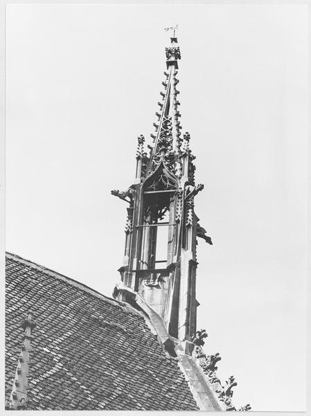 Façade ouest : campanile vu du nord-est.