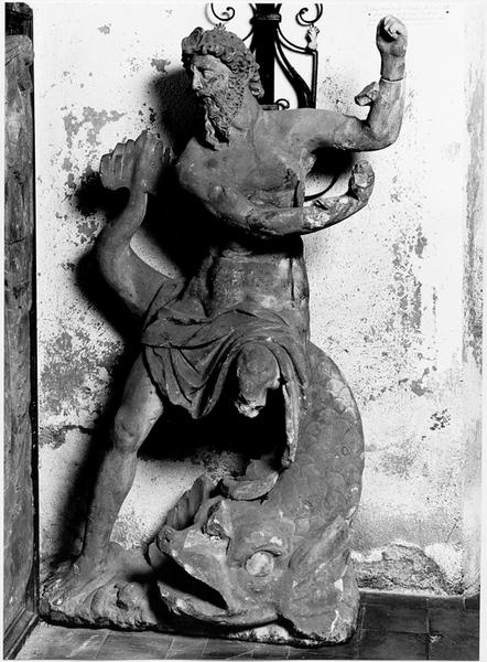 Statue d'applique de Neptune.