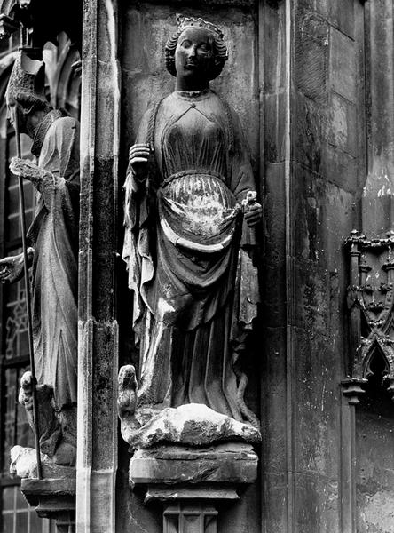 Statue : sainte Marguerite d'Antioche