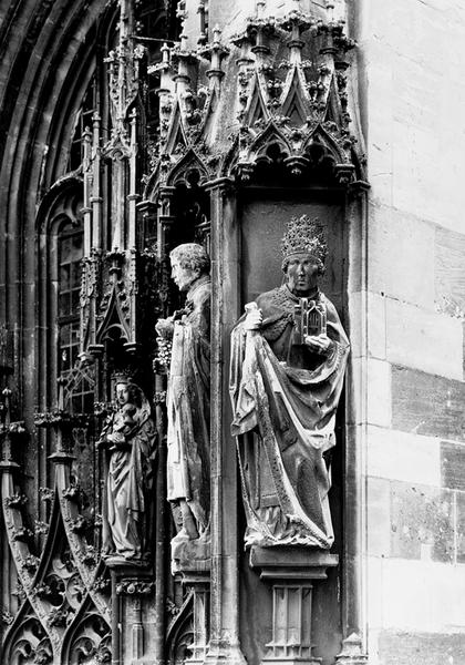 Tour Nord, contrefort N IX : statue de Saint Urbain (02).