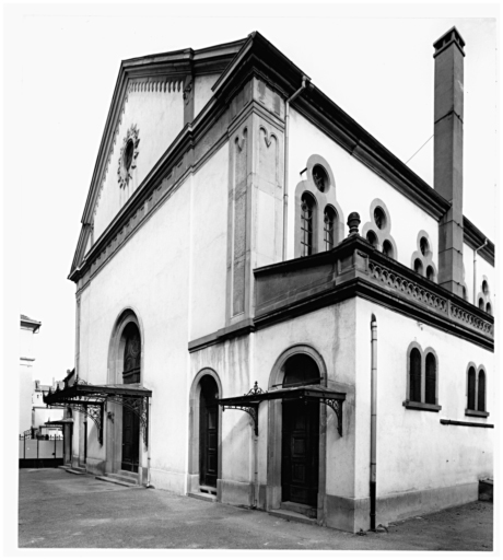 Elévation du mur-pignon sur cour (entrée de la synagogue).