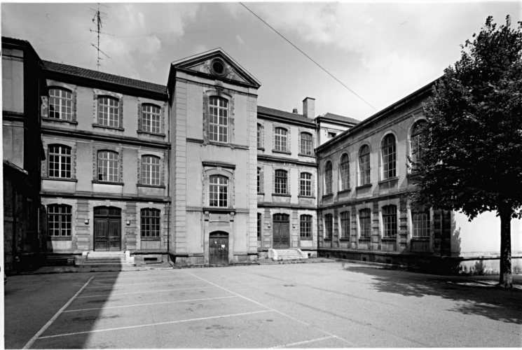 Bâtiment de 1881 : élévations sur cour.