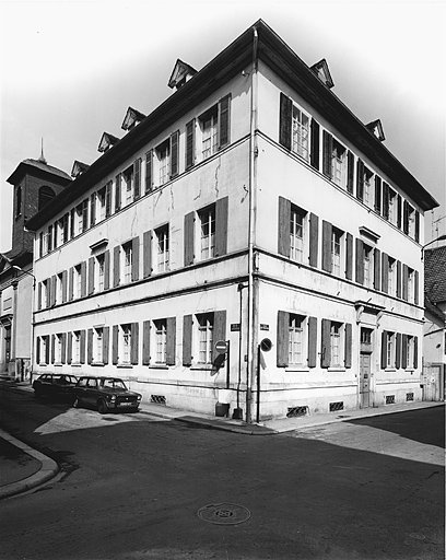 Vue d'ensemble sur la rue des Trois-Rois et la rue de la Synagogue.