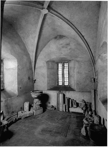 Chapelle latérale vue depuis l'entrée du choeur.