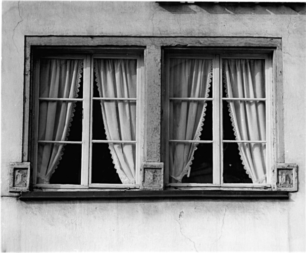 Maison, pharmacie au Lys