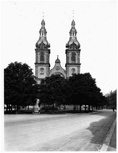 Vue de l'église avant 1940.