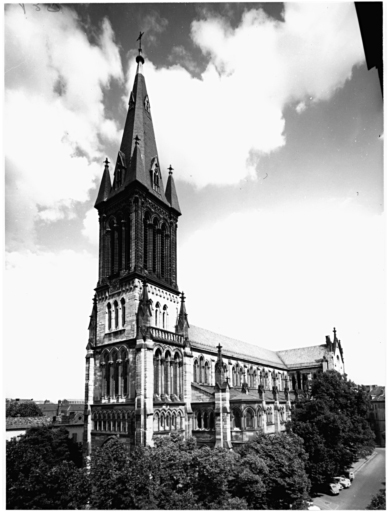 Vue ancienne de l'église.