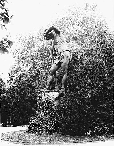 Vue ancienne de la statue au Tivoli.