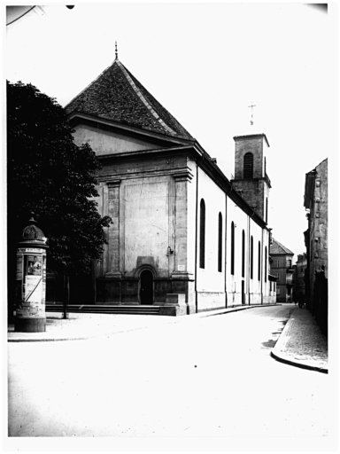 Vue ancienne de l'église.