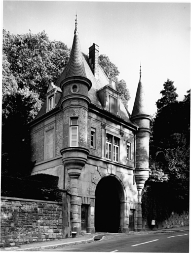 Pavillon d'entrée (maison du portier).