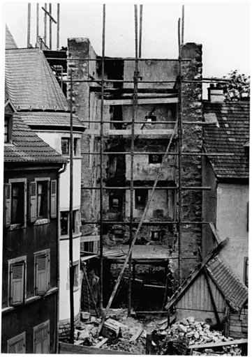 Vue ancienne de la tour Nessel, en cours de restauration.