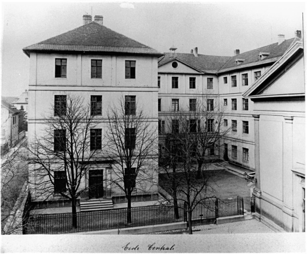 Vue ancienne de l'école.