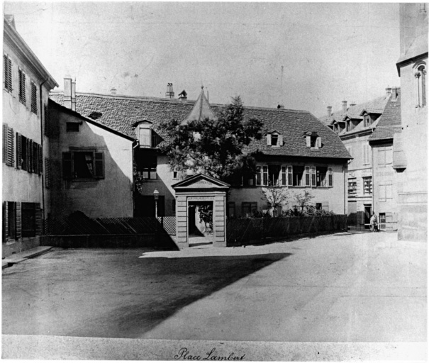 Vue ancienne de la place Lambert.