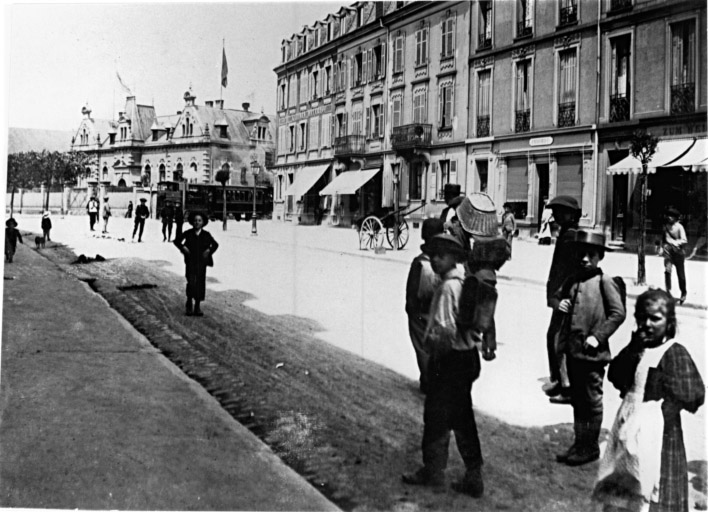 Vue ancienne de la caserne Coehorn, avenue de Colmar.