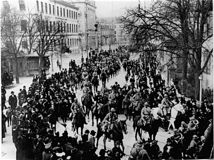 Vue ancienne du boulevard du Président Roosevelt, lors de la libération en 1918.