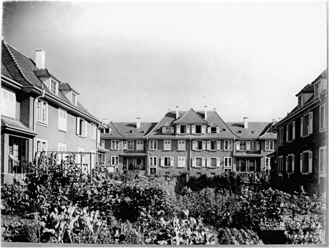 Vue ancienne de la cité ouvrière du Haut-Poirier.