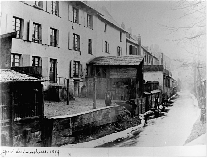 Vue ancienne du quai des Emouleurs.