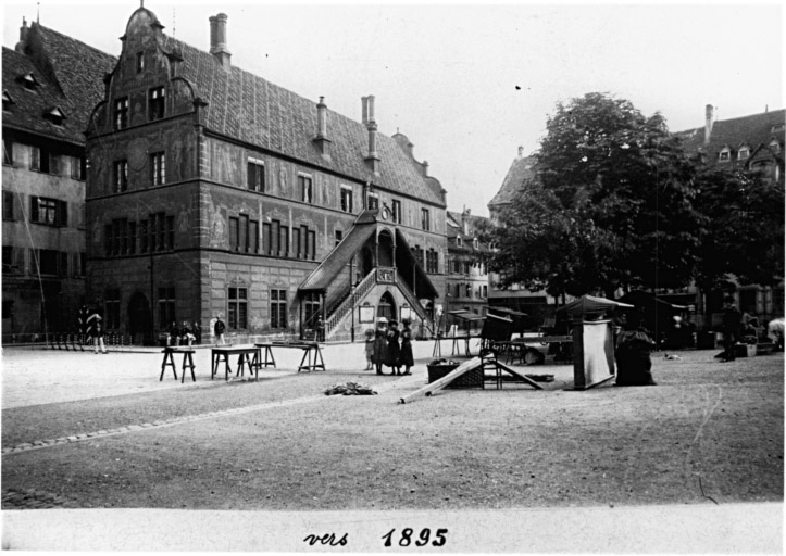 Vue ancienne de l'hôtel de ville.