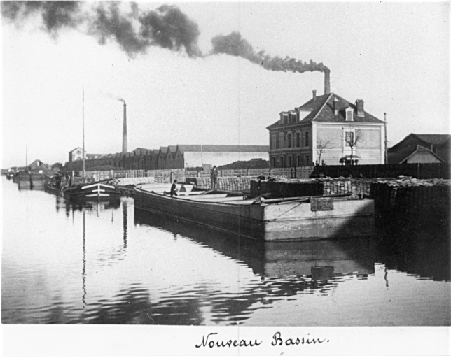 Vue ancienne du canal du Rhône : vue du nouveau bassin.