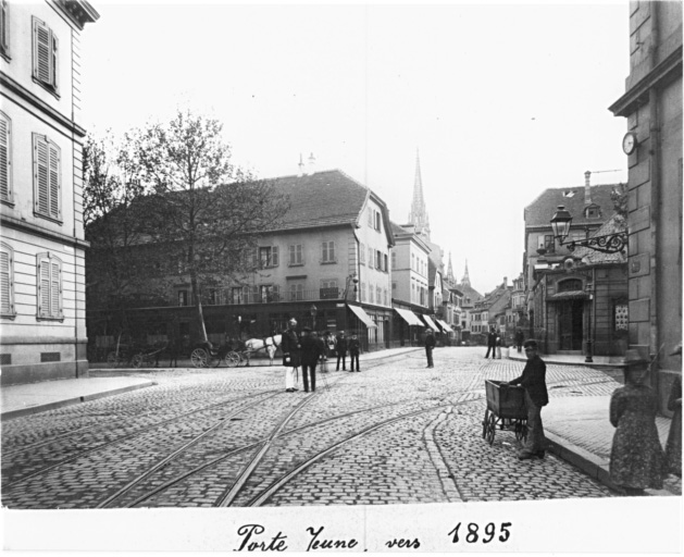 Vue ancienne de la porte Jeune, vers la rue du Sauvage.