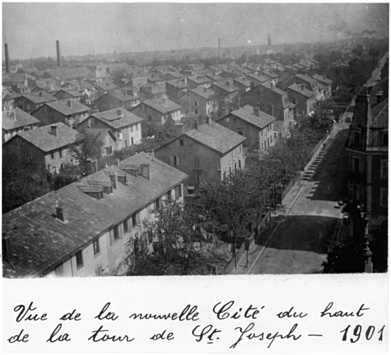 Vue ancienne de la nouvelle cité depuis le haut de la tour de Saint-Joseph.