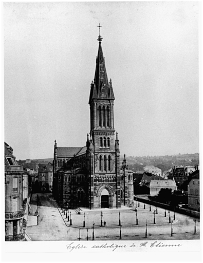 Vue ancienne de l'église.