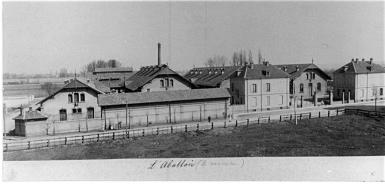 Vue ancienne des abattoirs, rue Hugwald.