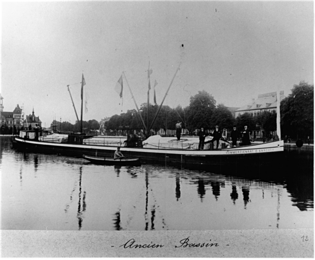 Vue ancienne du canal du Rhône : vieux bassin, vue vers le pont de Riedisheim.