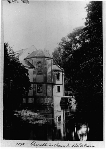 Clinique de la congrégation des soeurs de Niederbronn, 1 rue du Bourg. Vue ancienne de la chapelle.