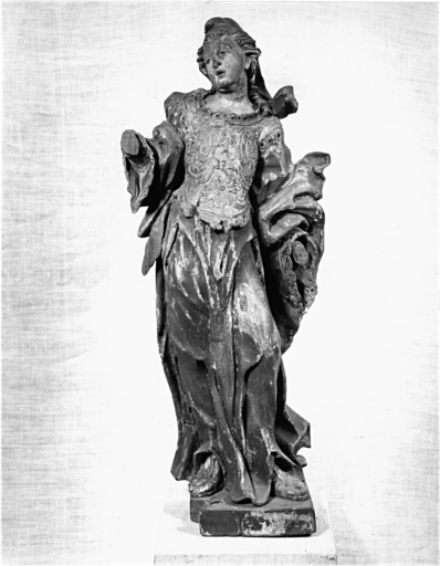 Statue : sainte